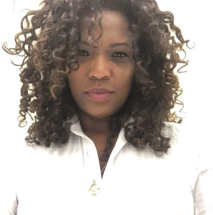 Eliane tem 46 anos Eliane tem 46 anos