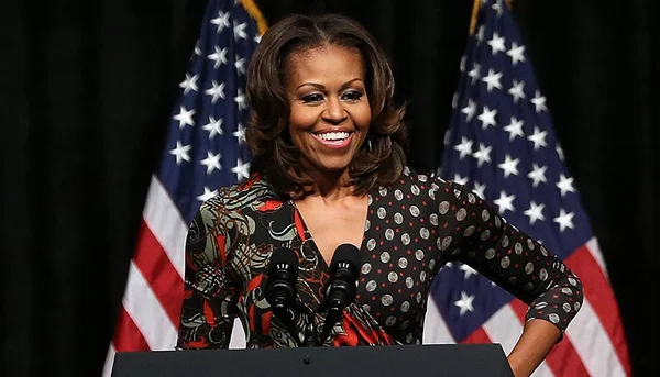 Michelle Obama defende Hillary em discurso na convenção democrata