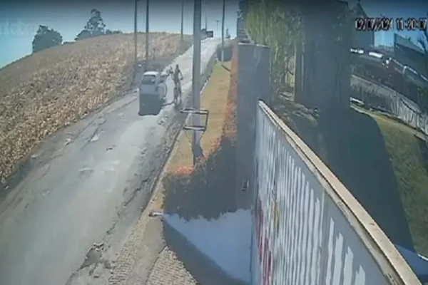 Ciclista é socorrida em estado grave - Metrópoles