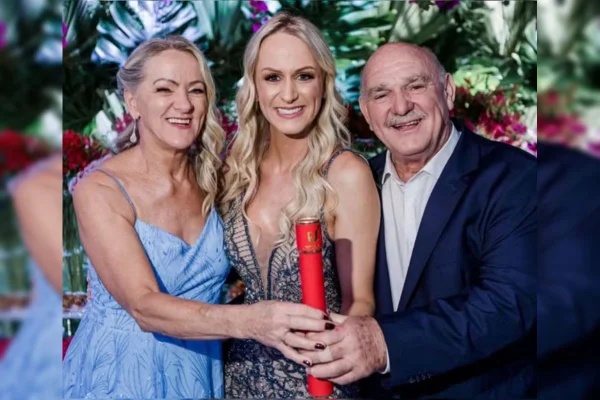 Imagem colorida mostra mulher que morreu soterrada em Bento Gonçalves junto de seus pais-Metrópoles