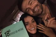 "Foi meio de surpresa. Não contamos para os amigos ou a família. A gente só foi ao cartório e assinou os papéis para celebrar esse momento que estamos vivendo", disse a atriz "Foi meio de surpresa. Não contamos para os amigos ou a família. A gente só foi ao cartório e assinou os papéis para celebrar esse momento que estamos vivendo", disse a atriz