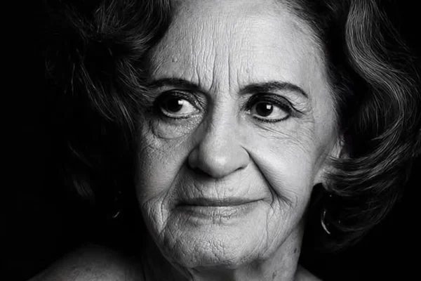 "Nossa grande estrela se despediu", diz homenagem a Laura Cardoso
