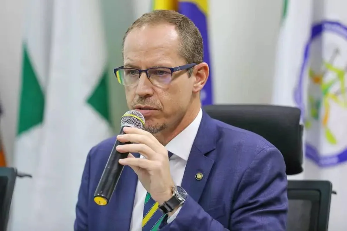 TRE-DF nega pedido para multar Ricardo Cappelli por propaganda antecipada