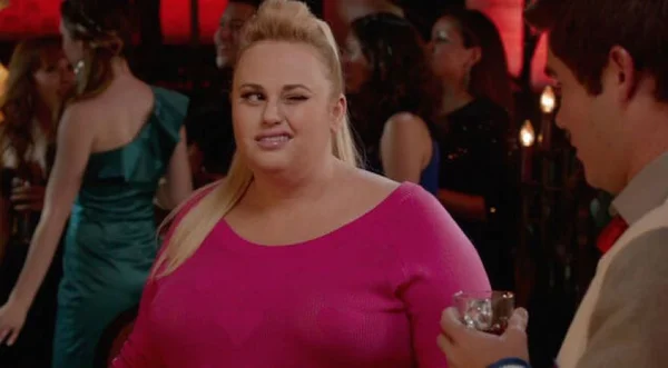 Atriz Rebel Wilson perde 18kgs durante quarentena e compartilha dicas