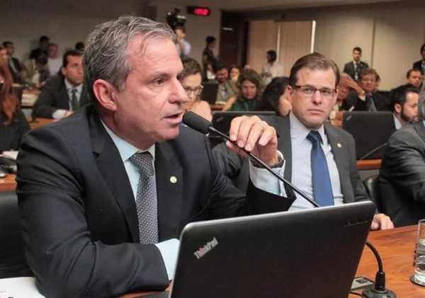 PSB não vai apoiar Maia e articula bloco de centro-esquerda na Câmara