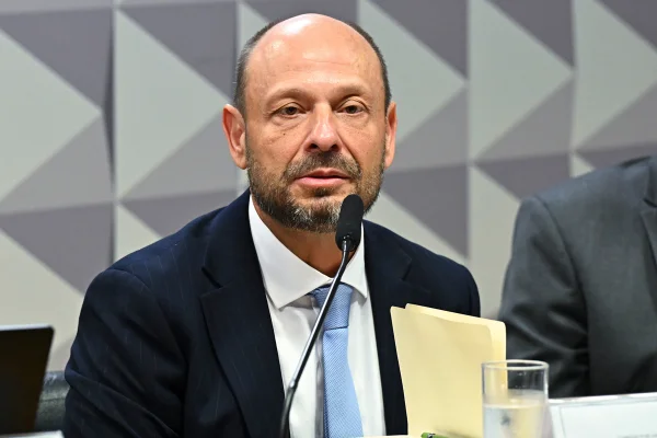 Com Master no radar, CPMI segue com o depoimento do presidente do INSS