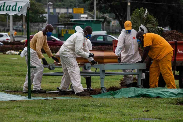Cemitério Jardim da Saudade, em Sulacap, zona oeste do Rio