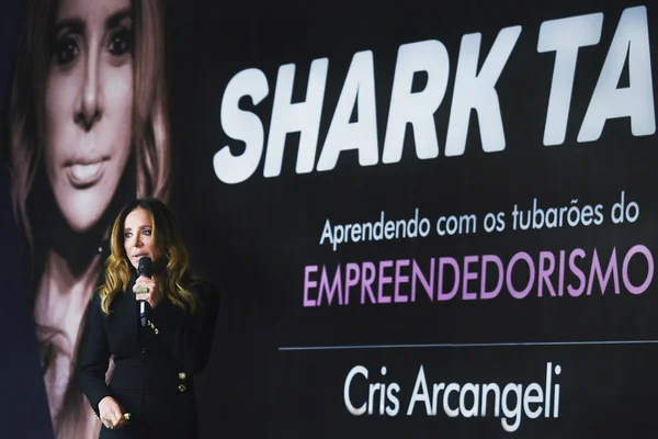 Em entrevista, a shark Cris Arcangeli dá dicas sobre empreendedorismo