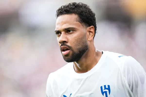 Renan Lodi explica escolha pelo Atlético-MG: “Foi pelo projeto”