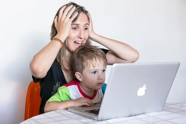 Home office de mãe é um desafio diário