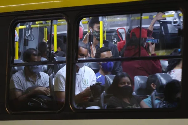No ápice da pandemia, DF não reduz passageiros no transporte público