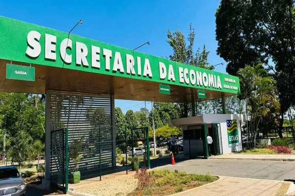 Concurso para auditor fiscal terá 200 vagas e salário de até R$ 30 mil