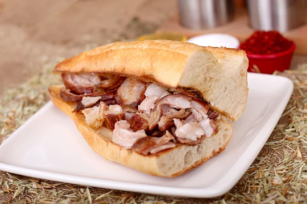 Sanduíche de pernil