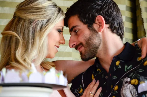 Camila Zambelli e Zainun Massouh realizam chá-bar animado na capital