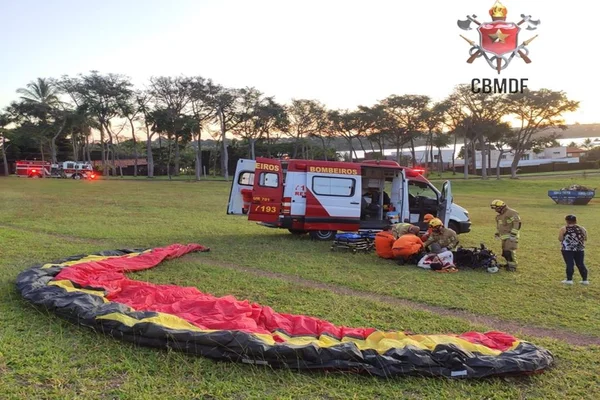Piloto de paramotor faz pouso forçado, cai e se lesiona perto da Torre Digital