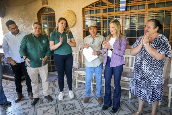 A governadora em exercício do Distrito Federal, Celina Leão, entregou 15 licenças ambientais na manhã desta segunda-feira (8), no Núcleo Rural Riacho das Pedras, em Planaltina