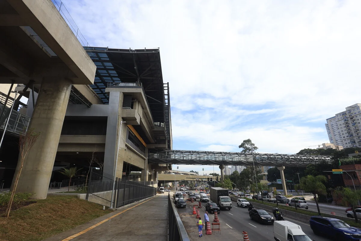 Estação Washington Luís, da Linha 17 Estação Washington Luís, da Linha 17