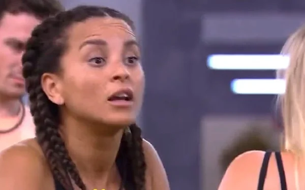 Domitila enfrenta Bruna Griphao