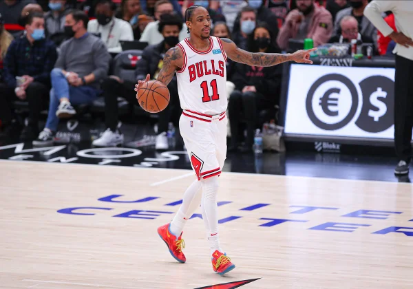 DeMar DeRozan anota 37 pontos, decide no final e Bulls vencem os Hawks