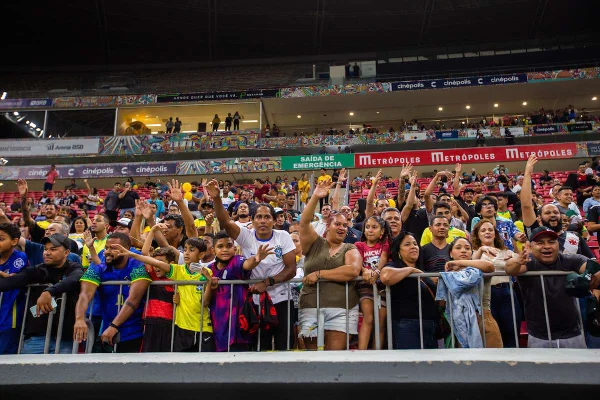 Torcida no estádio Mané Garrincha-Metrópoles