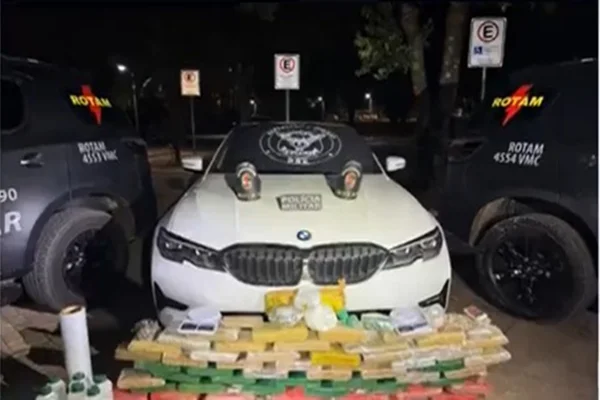 Polícia invade casa usada como “laboratório das drogas” no DF. Vídeo