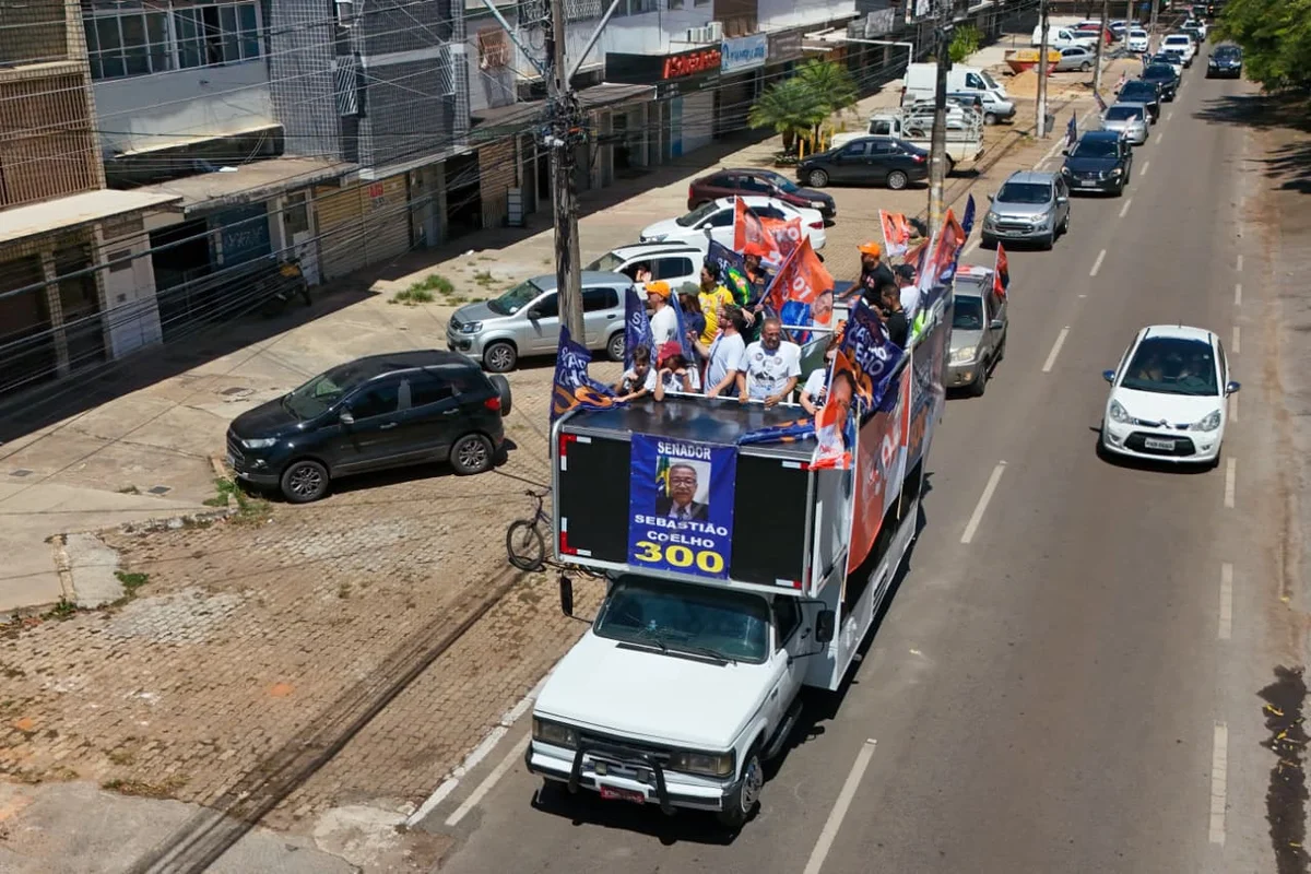 Carreata do candidato ao senador Sebastião Coelho e do candidato ao governo Kiko Caputo no Núcleo Bandeirante
Carreata do candidato ao senador Sebastião Coelho e do candidato ao governo Kiko Caputo no Núcleo Bandeirante