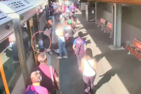Vídeo: criança cai em vão entre trem e plataforma do metrô