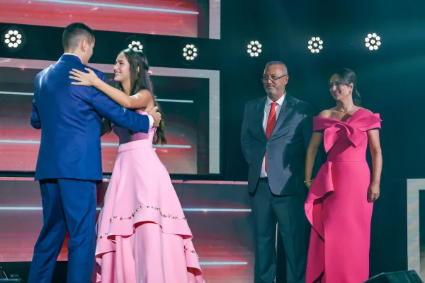 Maria Fernanda Osório celebra 15 anos com festa inesquecível