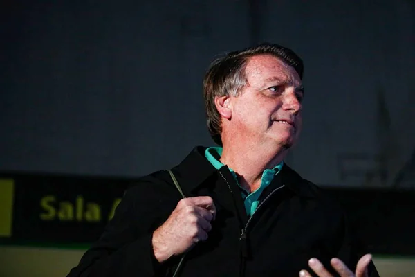 Após ficar inelegível, Bolsonaro questiona: “Quem se comportou mais do que eu?”