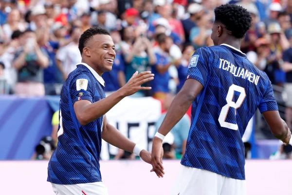 Tchouaméni deve desfalcar a França nas oitavas de final da Copa
