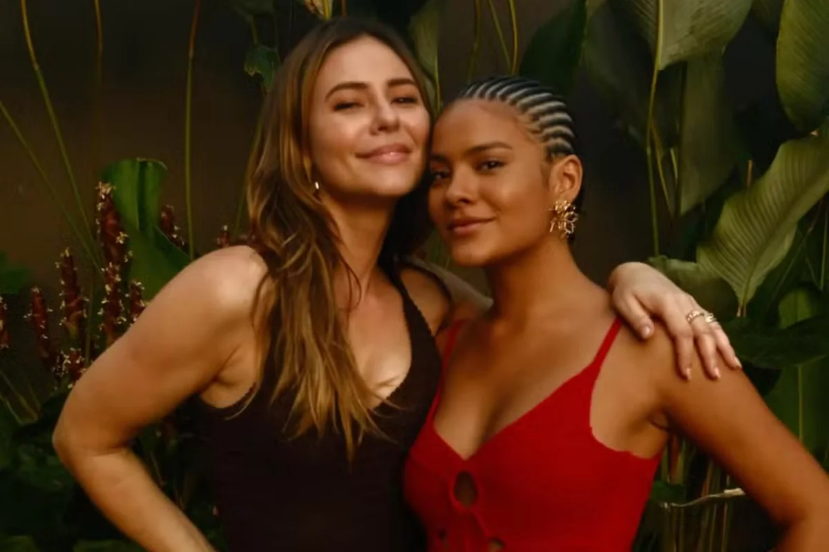 Paolla Oliveira e Bella Campos Paolla Oliveira e Bella Campos