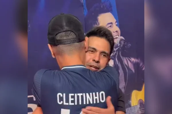 Cleitinho recebe apoio de Zezé Di Camargo durante show em MG