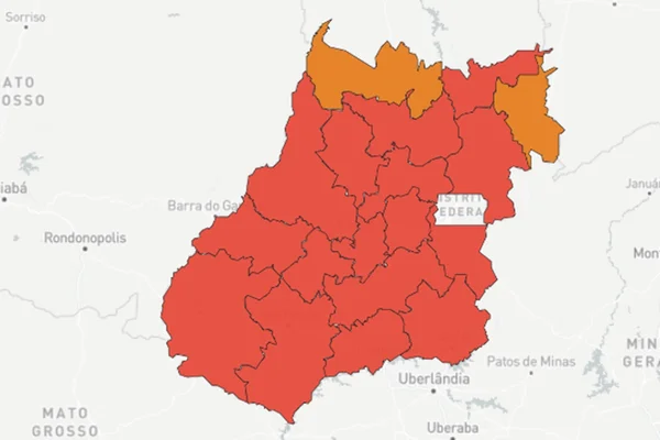 mapa de goiás, dividido em macrorregiões classificadas com cores diferentes, conforme a gravidade da pandemia da covid-19