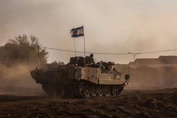 Imagem colorida de tanque de guerra - Metrópoles