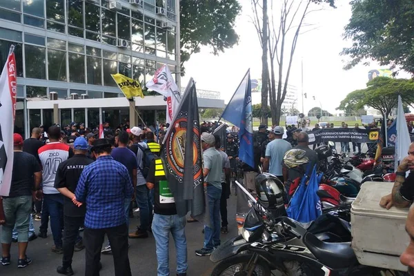Protesto - Metrópoles