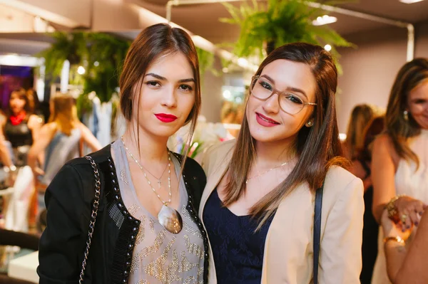 Rafaela Amaral e Anne Peres Rafaela Amaral e Anne Peres
