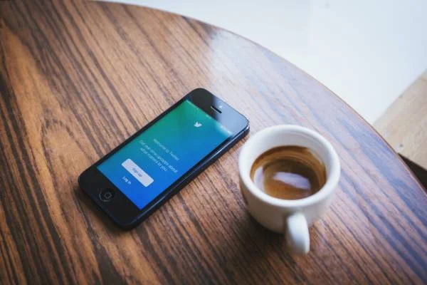 Twitter não terá mais atualização automática do feed pelo desktop