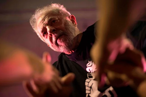 Lula chora e grava vídeo que será divulgado pelo PT após prisão