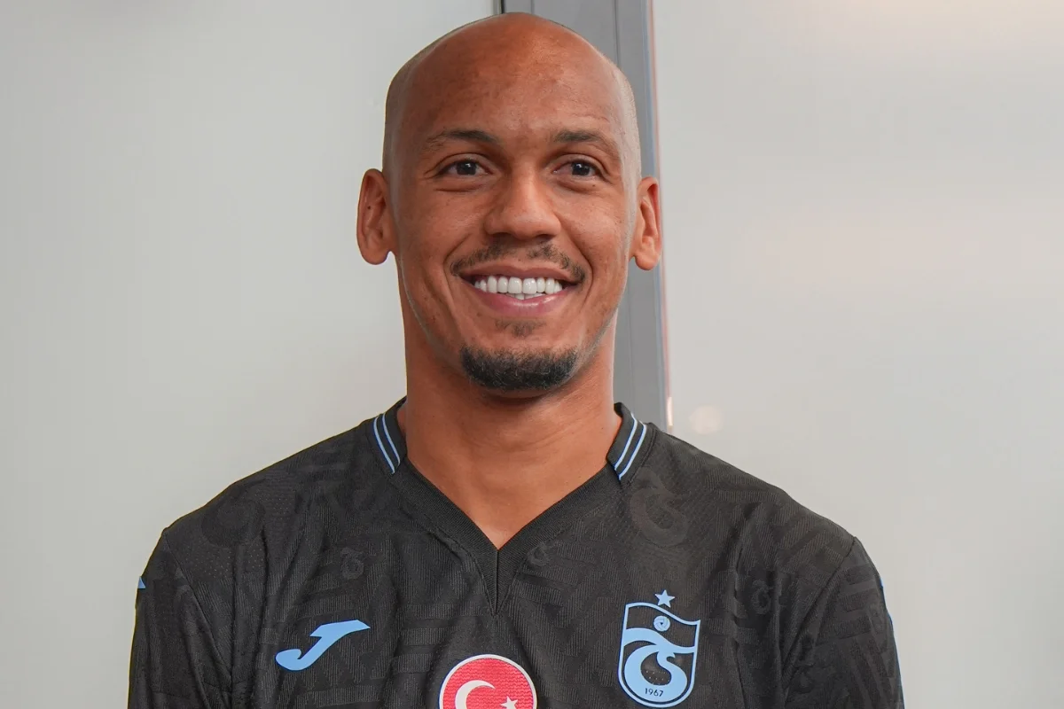 Fabinho deve estrear pela nova equipes nos próximos dias Fabinho deve estrear pela nova equipes nos próximos dias