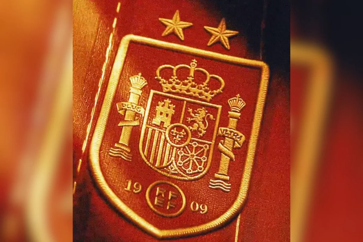 Espanha atualiza escudo após bicampeonato da Copa do Mundo