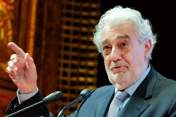 Cantor Plácido Domingo revela diagnóstico de coronavírus