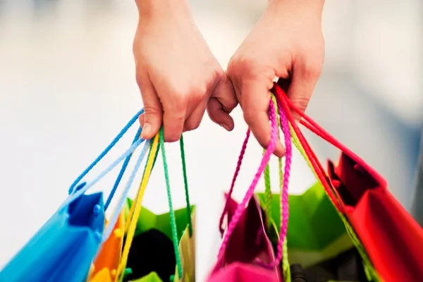 Pesquisa aponta roupas como presente mais escolhido no Dia das Mães