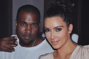 Kim Kardashian casou-se com Kanye West em 2014 Kim Kardashian casou-se com Kanye West em 2014