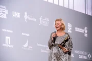 Julia Lemmertz se emociona ao receber homenagem no Festival de Brasília - imagem 4 Julia Lemmertz se emociona ao receber homenagem no Festival de Brasília - imagem 4