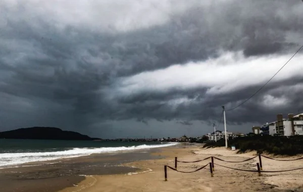 Imagem colorida de Ciclone em Santa Catarina
