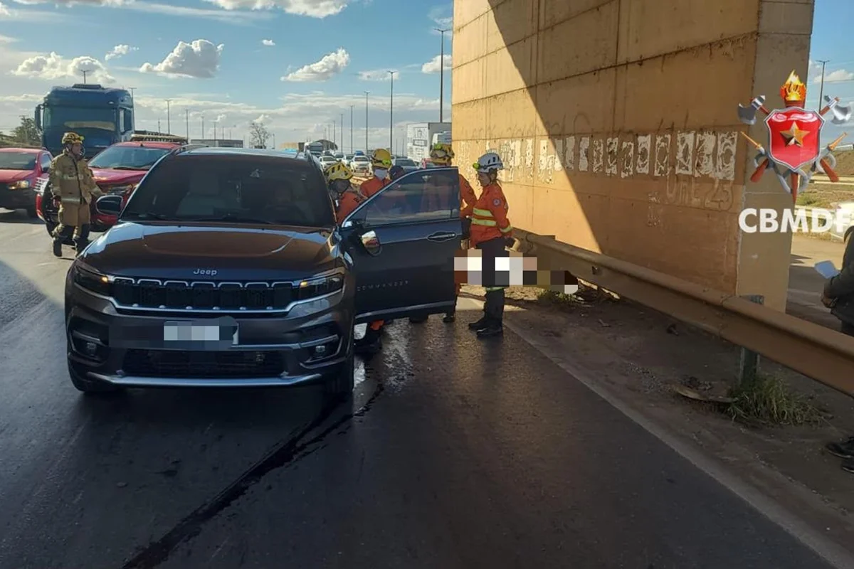 Corpo de Bombeiros encontrou o motociclista sem sinais vitais ao chegar ao local do acidente, na BR-040 Corpo de Bombeiros encontrou o motociclista sem sinais vitais ao chegar ao local do acidente, na BR-040