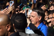 O ex-presidente Jair Bolsonaro chega a ato na Avenida Paulista - Metrópoles