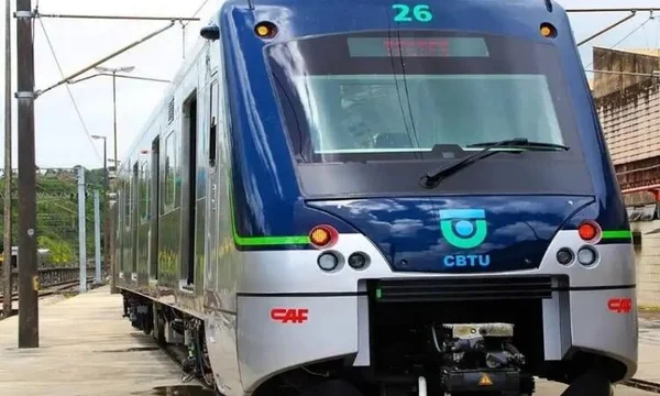 Homem morre atropelado por metrô ao caminhar pelos trilhos no Recife