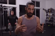 Jonathan Roumie, intérprete de Jesus em The Chosen, perdeu 11 kg para gravar cena da 6ª temporada