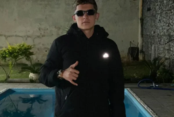 Saiba quem é jogador que teve olho perfurado por bomba